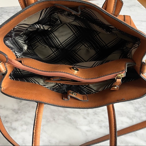 London Fog Shoulder Work Laptop Bag - Picture 6 of 13